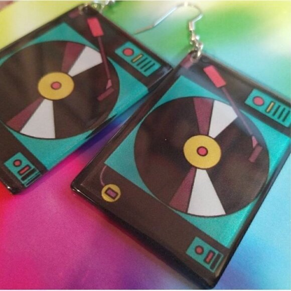 Big Retro Record Player Earrings - Picture 2 of 6